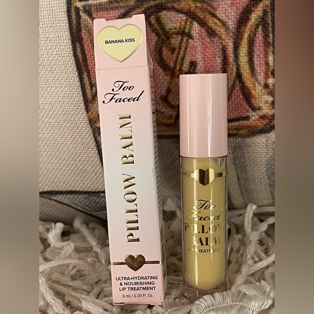 TOO FACED Pillow Balm Hydrating Lip Treatment
Ultra-Hydrating & Nourishing🍌NIB